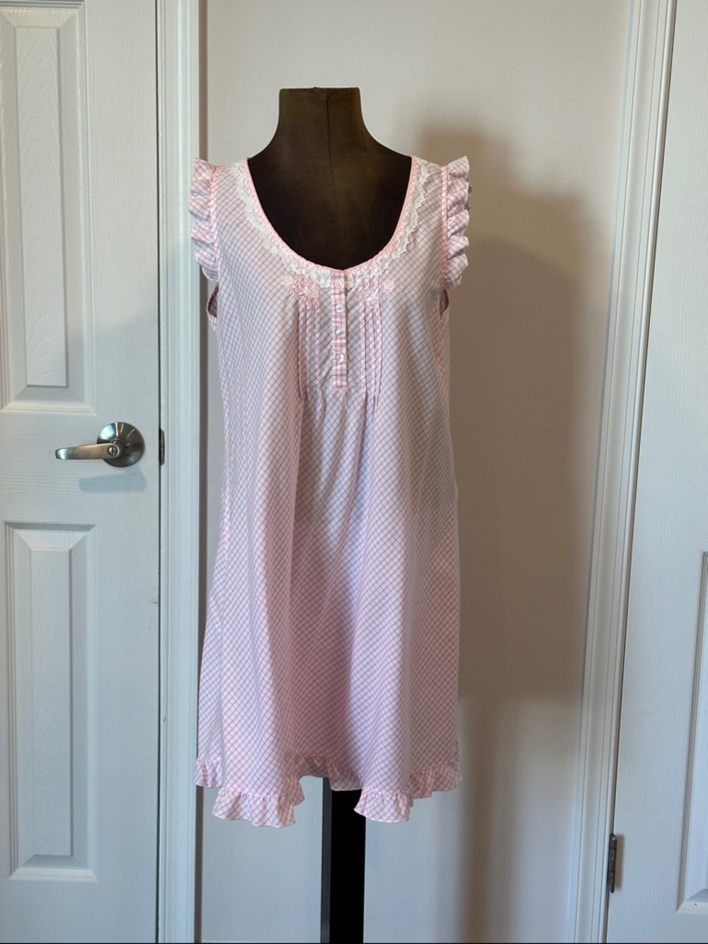Miss Elaine Women's Pink Ruffle Nightgown - Sleepwear size L
